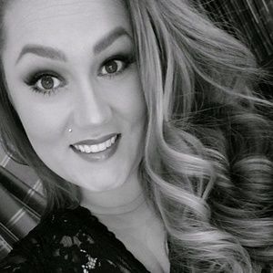 Meet your Posher, Alicia